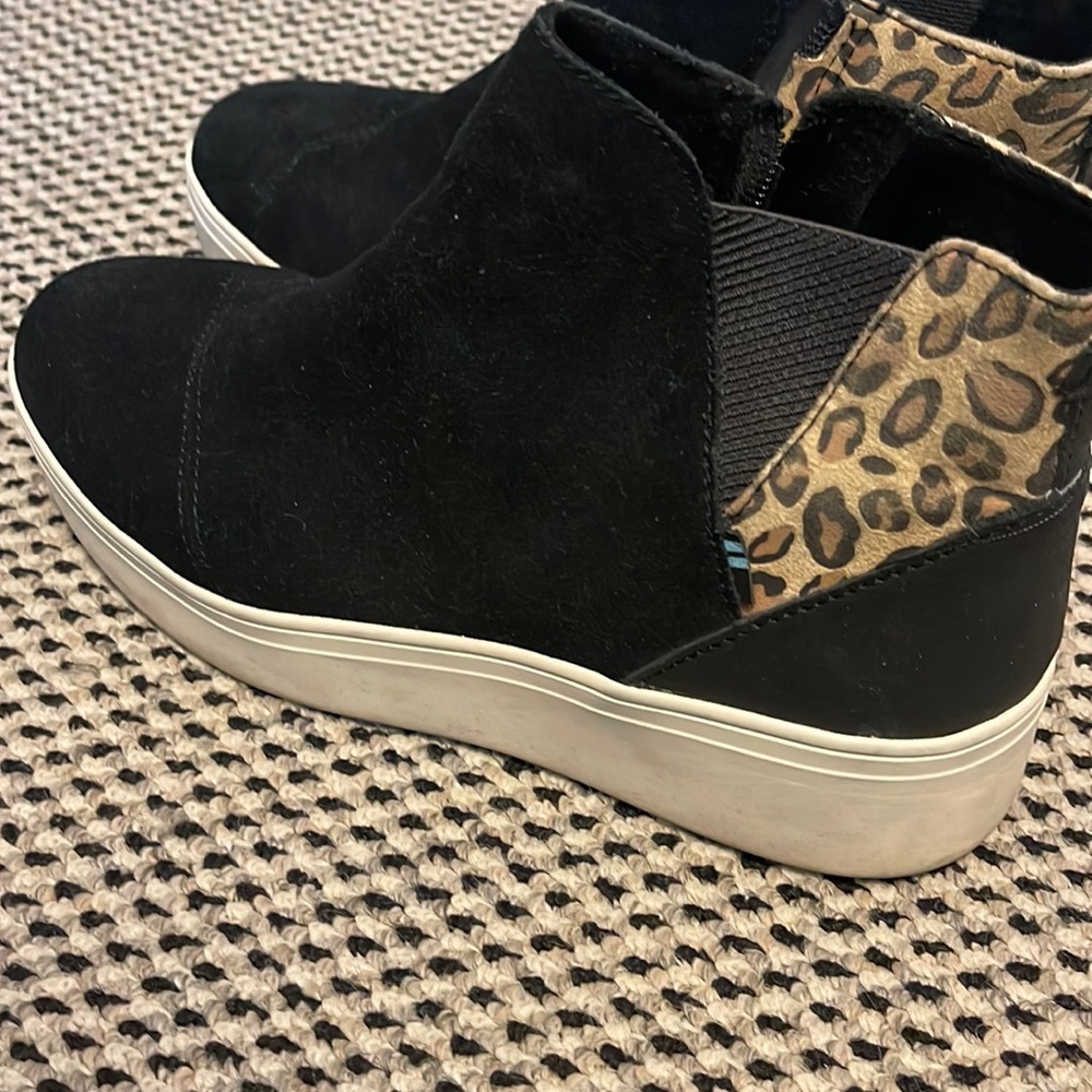 Toms Jamie sneaker black with animal print